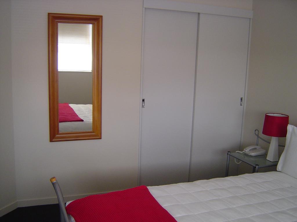 Kudos Business Suites & Airport Motel Auckland Værelse billede